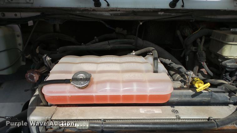 image for item DC3182 2006 Freightliner MT55 delivery truck