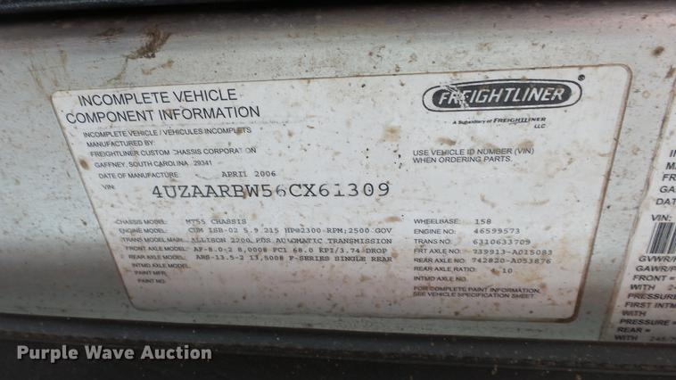 image for item DC3182 2006 Freightliner MT55 delivery truck