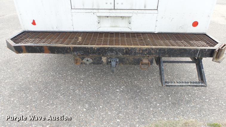 image for item DC3182 2006 Freightliner MT55 delivery truck