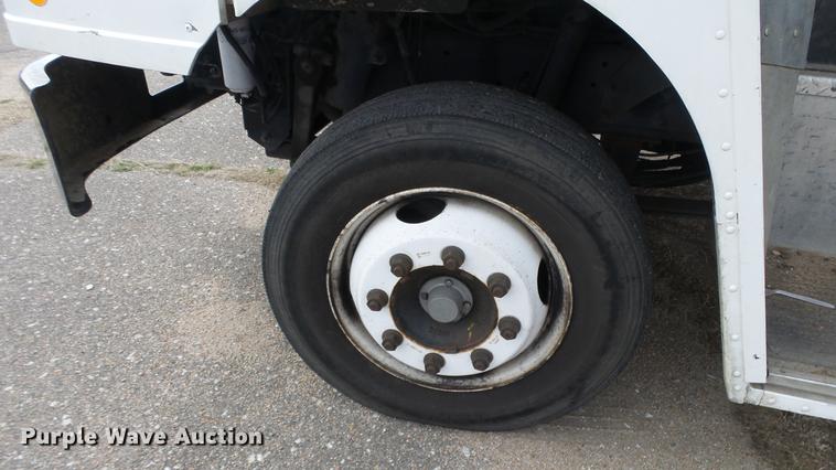 image for item DC3182 2006 Freightliner MT55 delivery truck