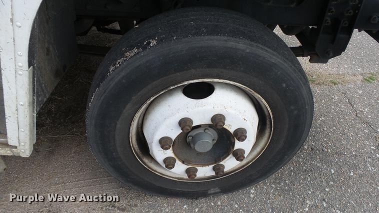 image for item DC3182 2006 Freightliner MT55 delivery truck