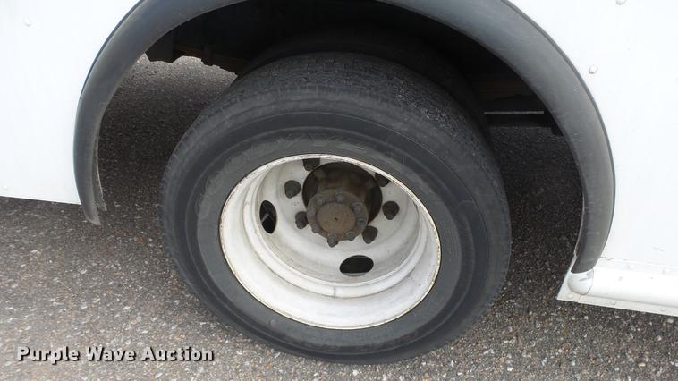 image for item DC3182 2006 Freightliner MT55 delivery truck