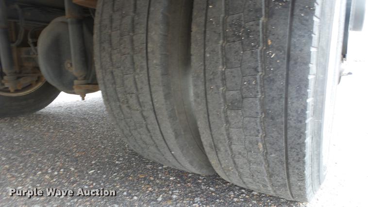 image for item DC3182 2006 Freightliner MT55 delivery truck