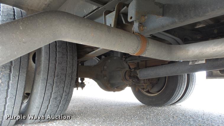 image for item DC3182 2006 Freightliner MT55 delivery truck