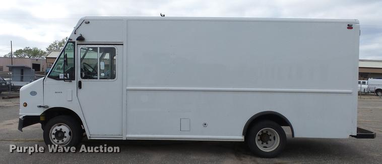 image for item DC3183 2009 Freightliner MT55 delivery truck