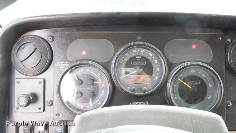 image for item DC3183 2009 Freightliner MT55 delivery truck