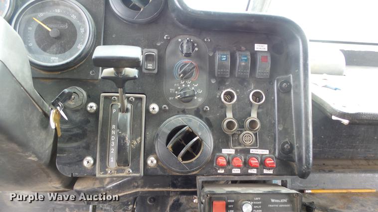 image for item DC3183 2009 Freightliner MT55 delivery truck