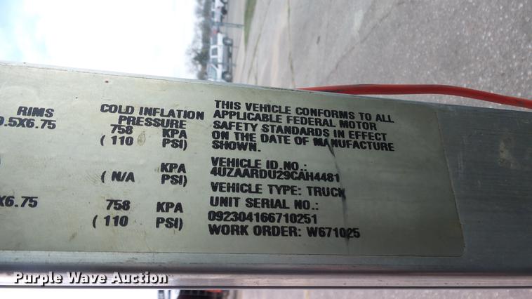 image for item DC3183 2009 Freightliner MT55 delivery truck