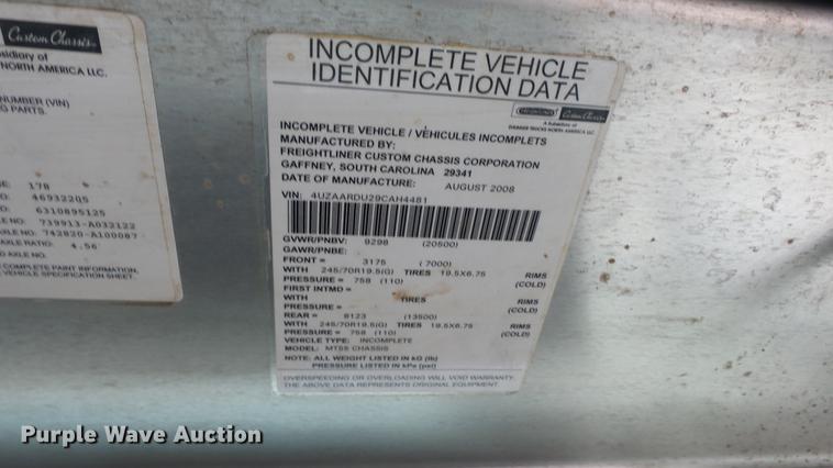 image for item DC3183 2009 Freightliner MT55 delivery truck