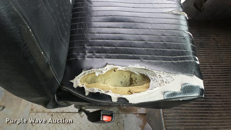 image for item DC3183 2009 Freightliner MT55 delivery truck