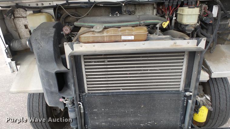 image for item DC3183 2009 Freightliner MT55 delivery truck