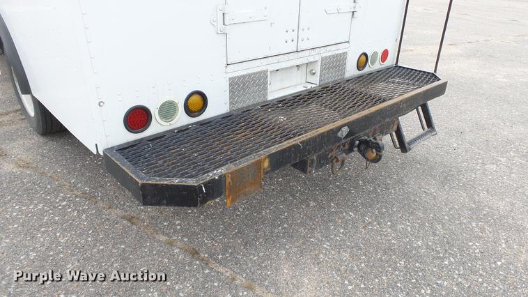 image for item DC3183 2009 Freightliner MT55 delivery truck