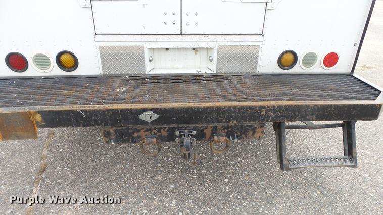 image for item DC3183 2009 Freightliner MT55 delivery truck