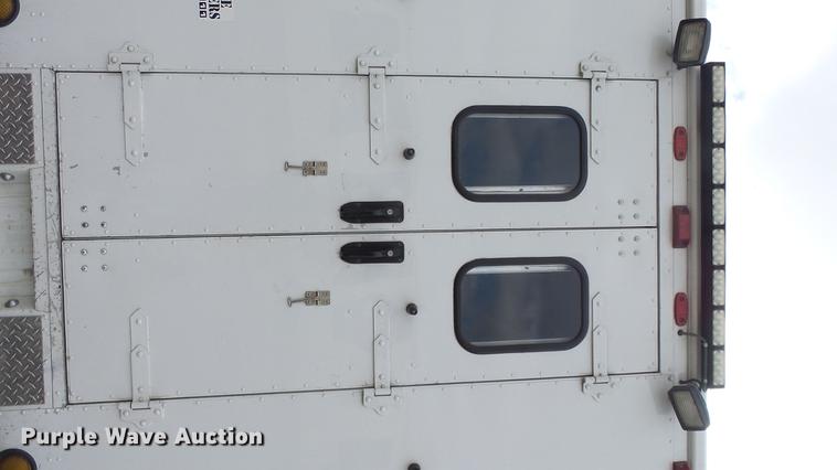 image for item DC3183 2009 Freightliner MT55 delivery truck