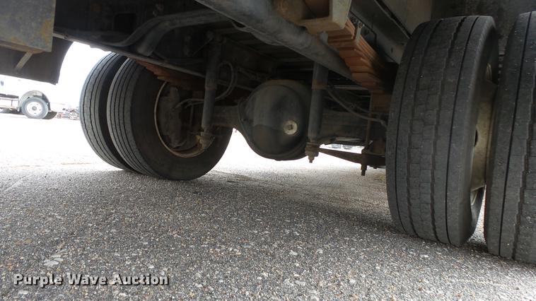 image for item DC3183 2009 Freightliner MT55 delivery truck