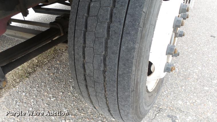 image for item DC3183 2009 Freightliner MT55 delivery truck