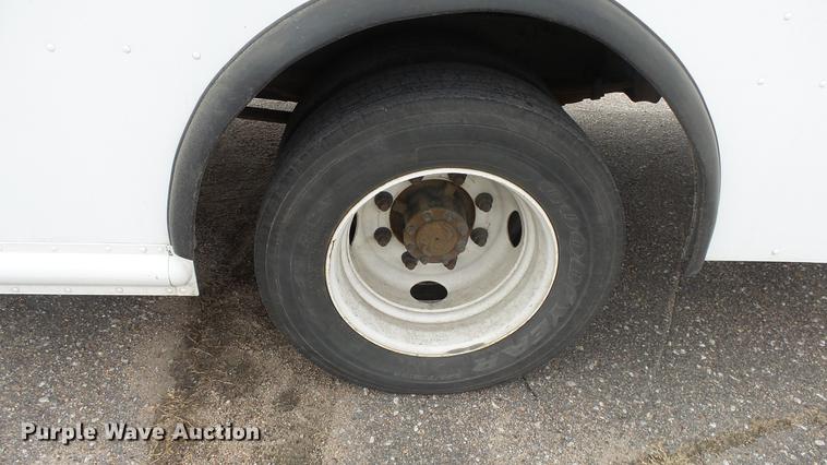 image for item DC3183 2009 Freightliner MT55 delivery truck