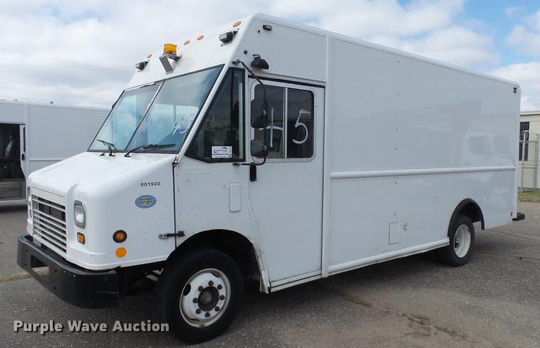 image for item DC3184 2009 Freightliner MT55 delivery truck