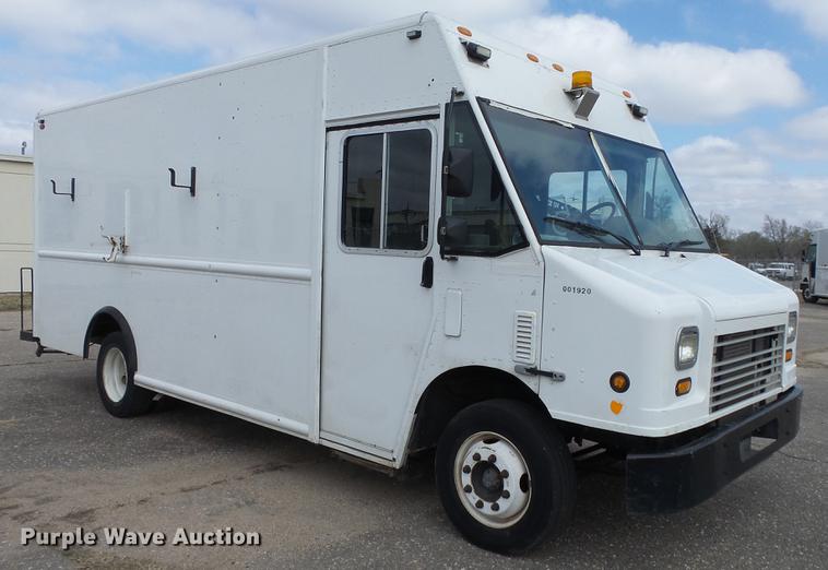 image for item DC3184 2009 Freightliner MT55 delivery truck