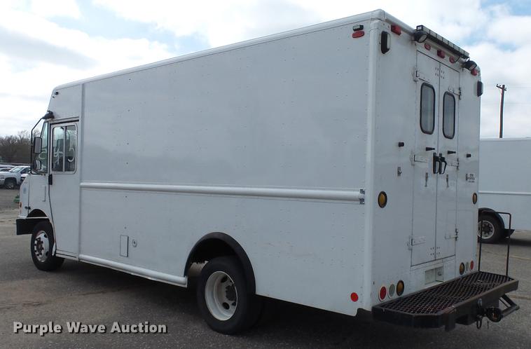 image for item DC3184 2009 Freightliner MT55 delivery truck