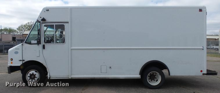 image for item DC3184 2009 Freightliner MT55 delivery truck