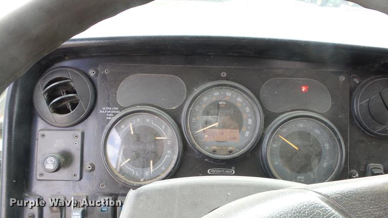 image for item DC3184 2009 Freightliner MT55 delivery truck