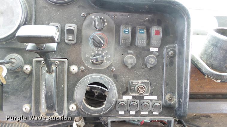 image for item DC3184 2009 Freightliner MT55 delivery truck