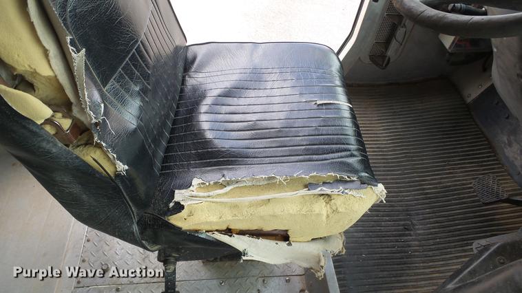 image for item DC3184 2009 Freightliner MT55 delivery truck