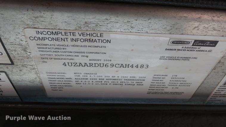 image for item DC3184 2009 Freightliner MT55 delivery truck