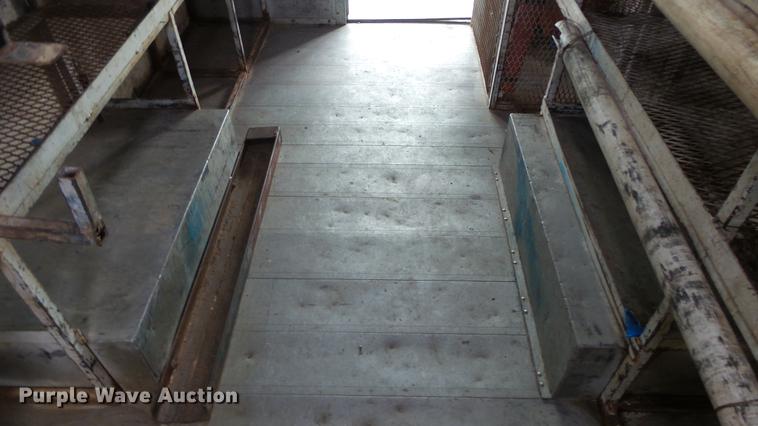 image for item DC3184 2009 Freightliner MT55 delivery truck