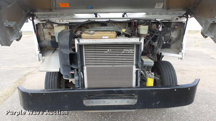 image for item DC3184 2009 Freightliner MT55 delivery truck