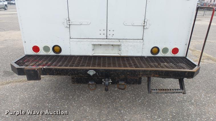 image for item DC3184 2009 Freightliner MT55 delivery truck