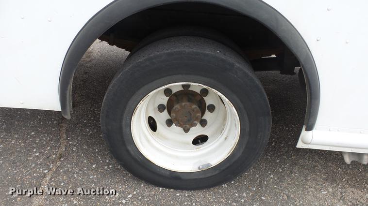 image for item DC3184 2009 Freightliner MT55 delivery truck