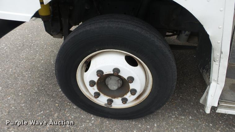 image for item DC3184 2009 Freightliner MT55 delivery truck