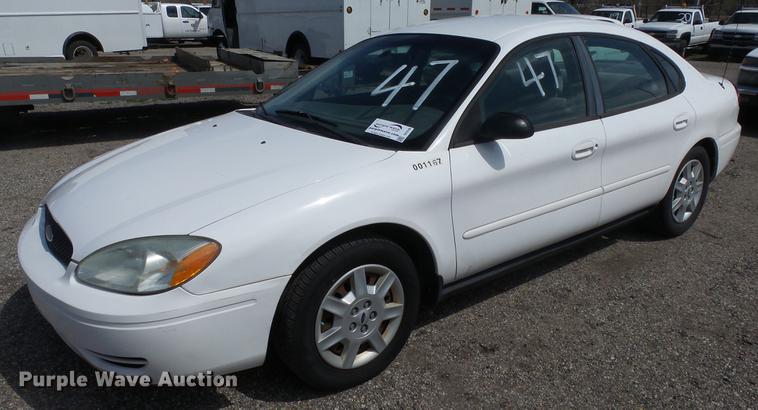 image for item DC3186 2006 Ford Taurus SE