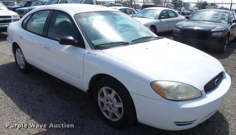image for item DC3186 2006 Ford Taurus SE