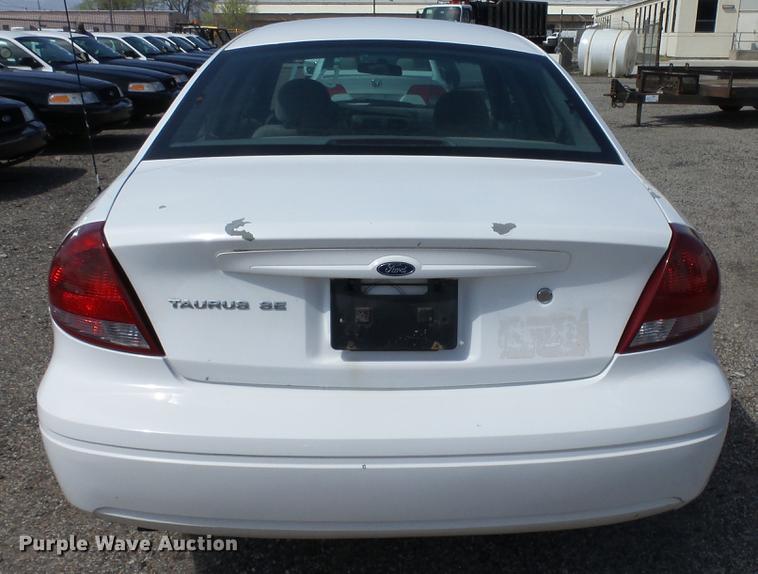 image for item DC3186 2006 Ford Taurus SE