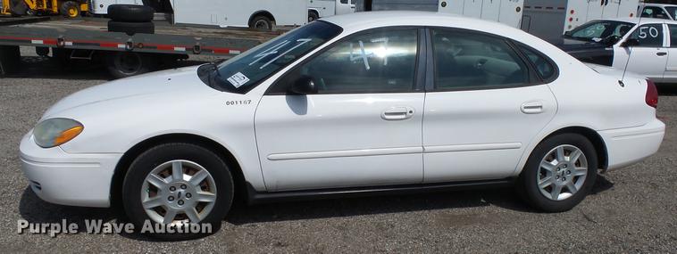 image for item DC3186 2006 Ford Taurus SE