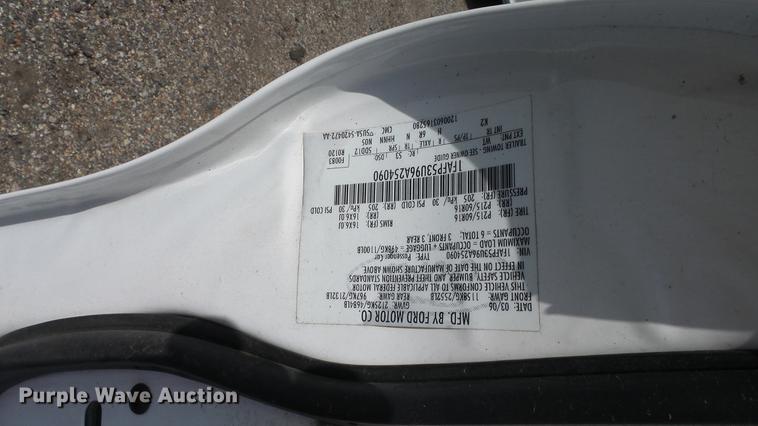 image for item DC3186 2006 Ford Taurus SE