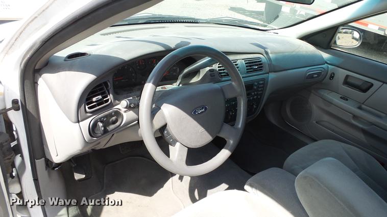 image for item DC3186 2006 Ford Taurus SE