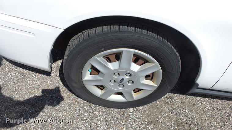 image for item DC3186 2006 Ford Taurus SE