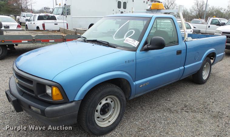 image for item DC3194 1997 Chevrolet S10 pickup truck