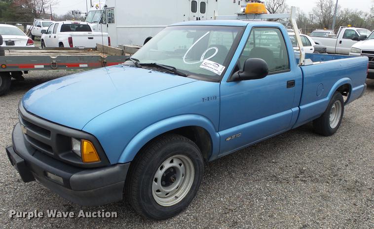 image for item DC3194 1997 Chevrolet S10 pickup truck