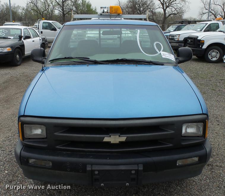 image for item DC3194 1997 Chevrolet S10 pickup truck