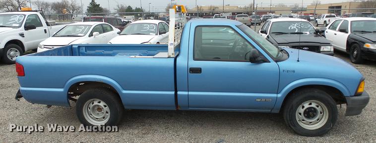 image for item DC3194 1997 Chevrolet S10 pickup truck
