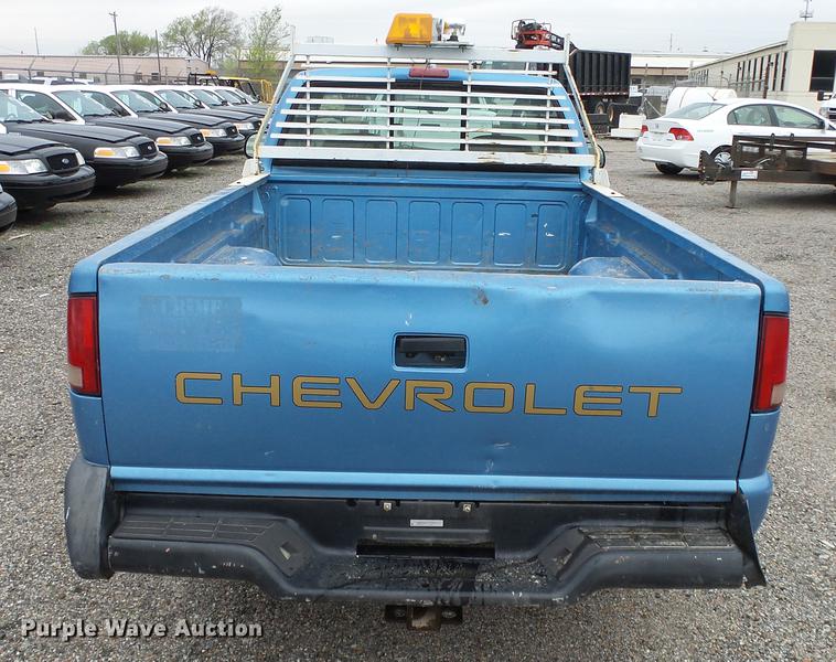 image for item DC3194 1997 Chevrolet S10 pickup truck