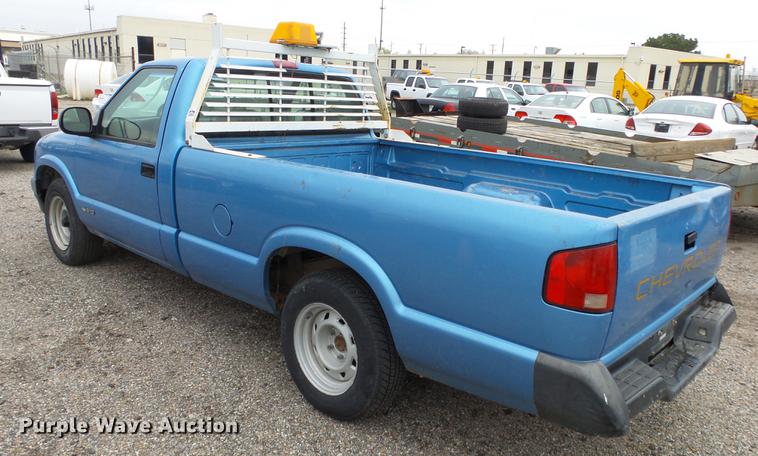 image for item DC3194 1997 Chevrolet S10 pickup truck