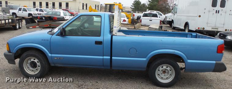 image for item DC3194 1997 Chevrolet S10 pickup truck