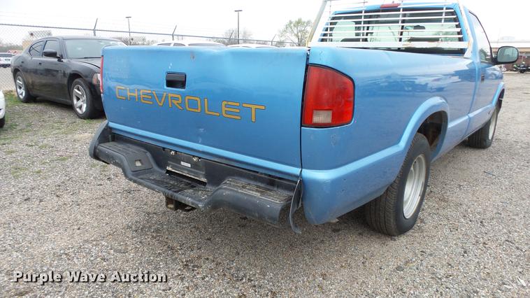 image for item DC3194 1997 Chevrolet S10 pickup truck