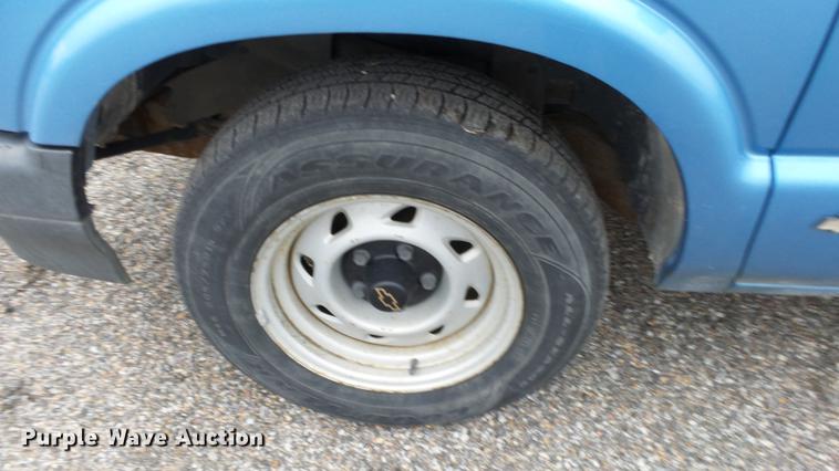 image for item DC3194 1997 Chevrolet S10 pickup truck